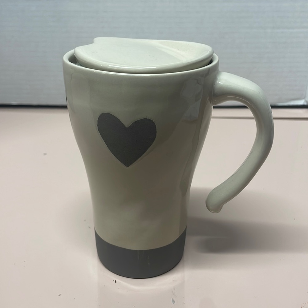 Demdaco travel ceramic mug with a heart